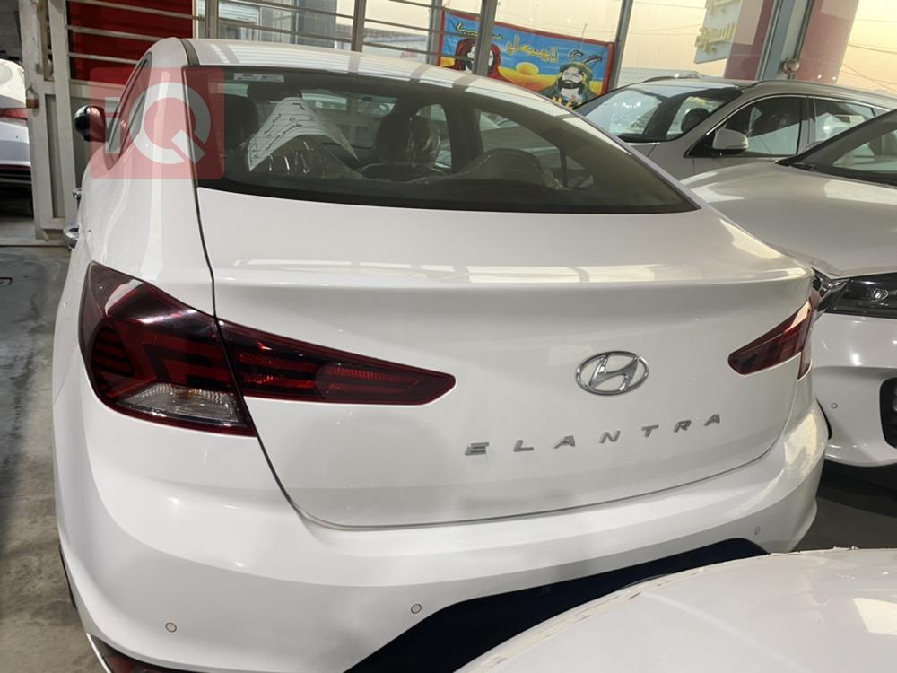 هیوندای ئەلەنترا